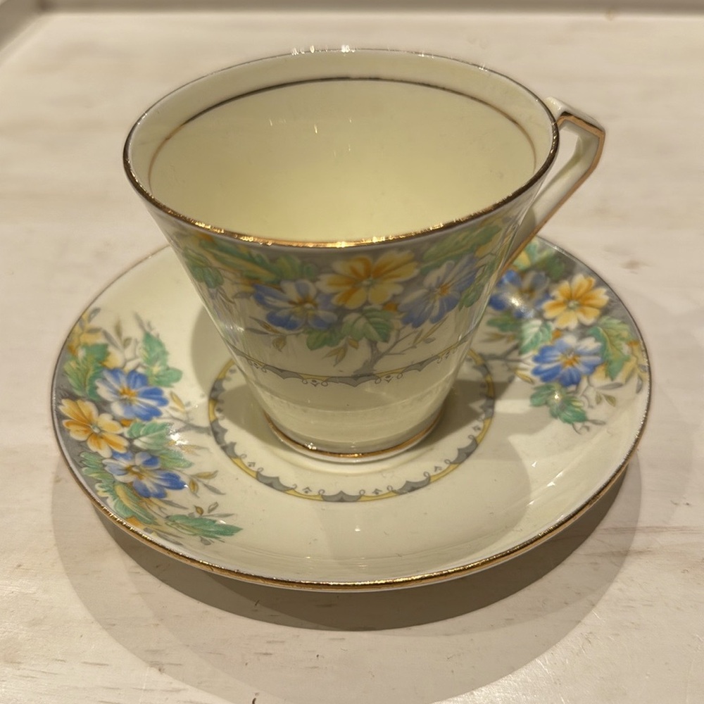 Vintage Art Deco Teacup